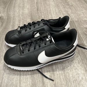 Gently Used Black Leather Nike Cortez 5.5Y/Womens 7